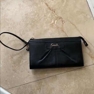 NEW Black Coach wristlet clutch wallet with zipper
